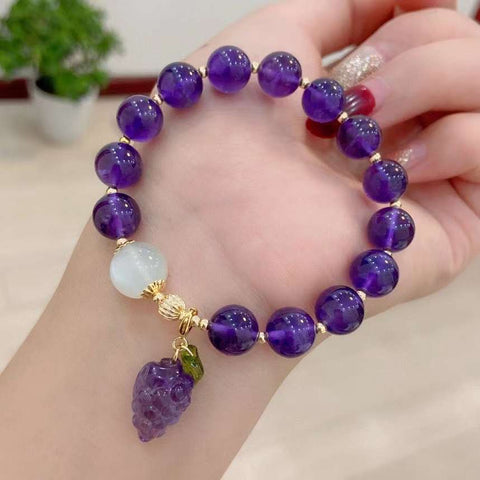 Natural amethyst 10mm bracelet with white moonlight and Amethyst carve